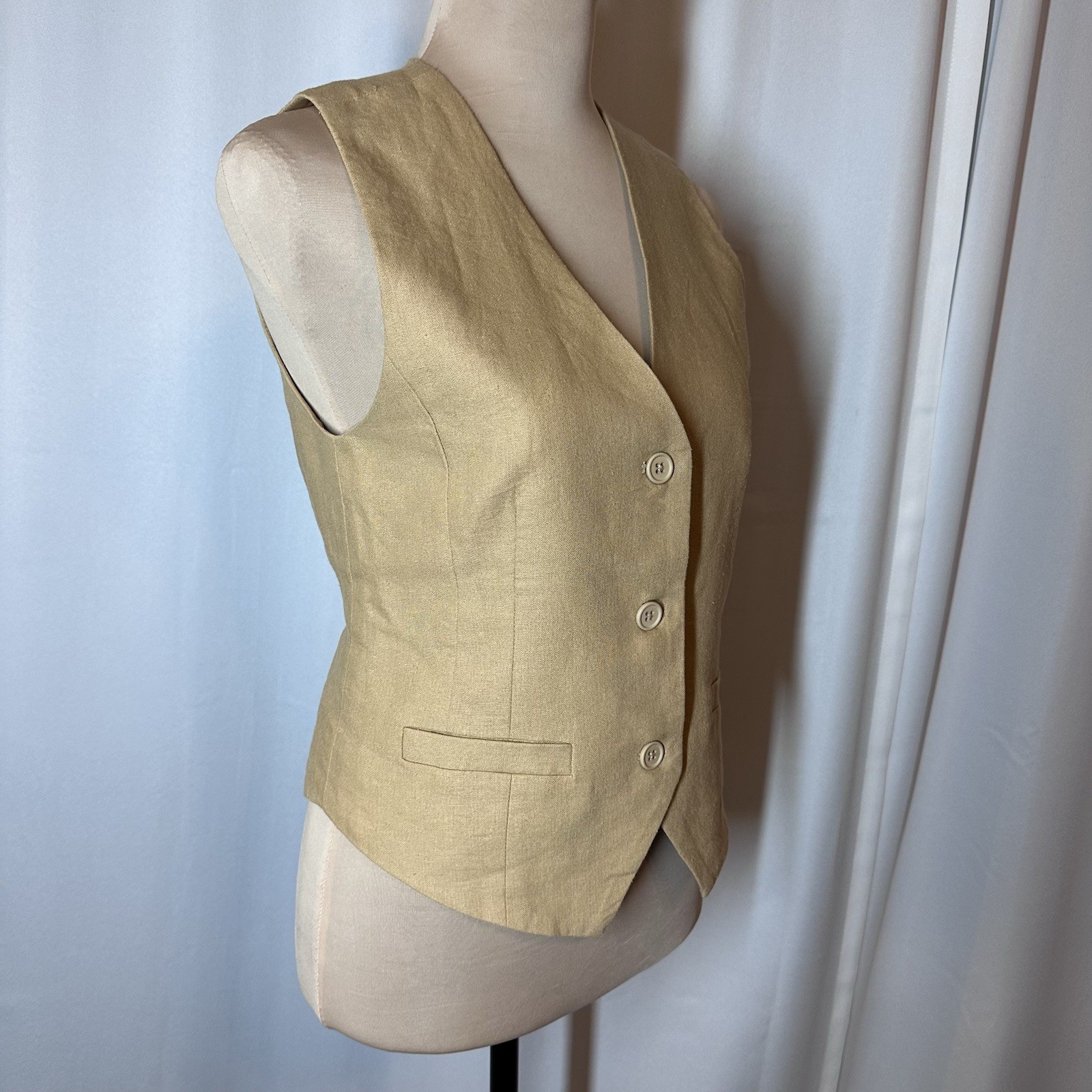 Steve Madden Wesley Vest Top Sz S Gold Linen Blend V Neck Button Up Preppy NWOT