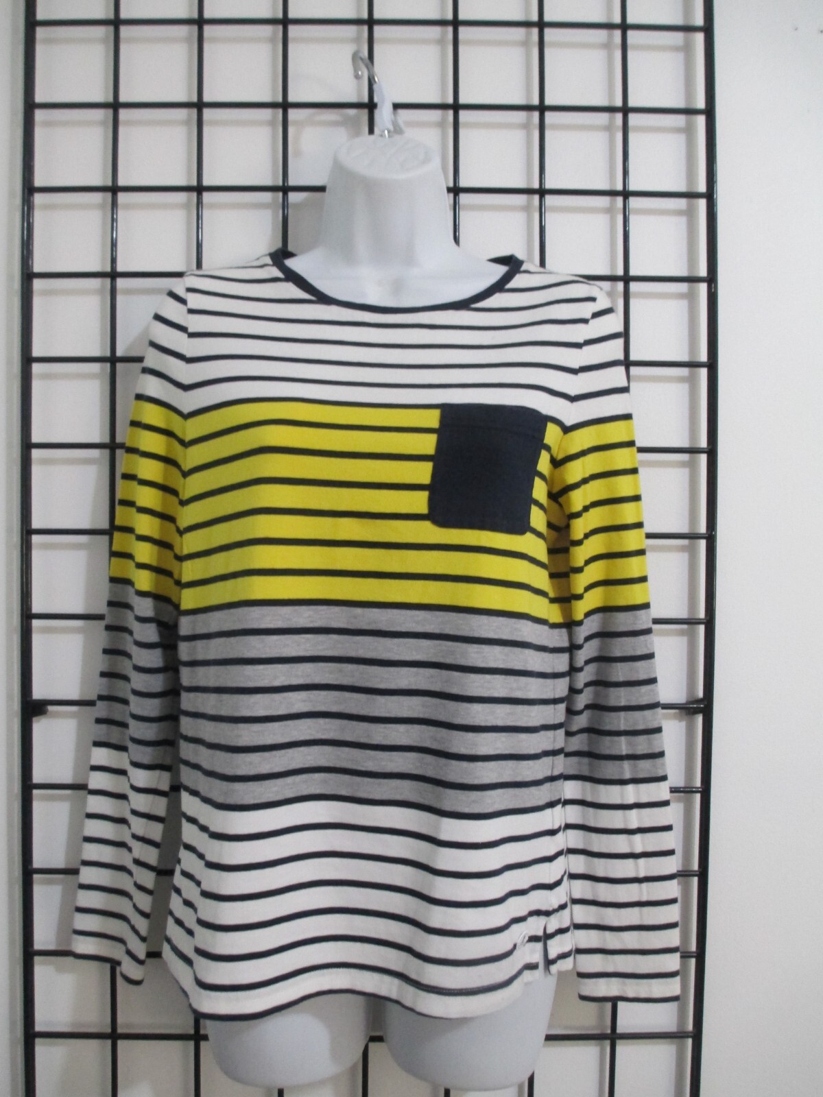 BARBOUR 🌸 SIZE 4==SIZE 4 / BLACK, WHITE YELLOW & GRAY STRIPED / KNIT TOP