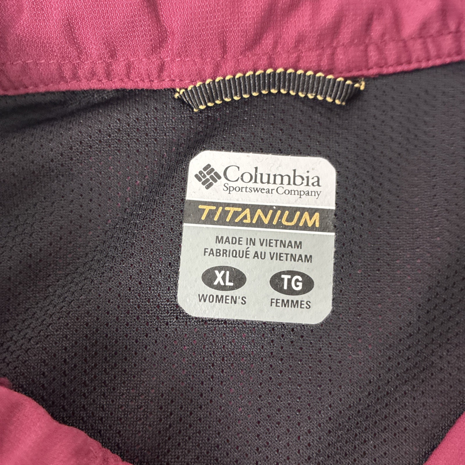 Columbia Titanium Women’s Button Up Shirt Maroon Long Sleeve Outdoor Hiking Vent