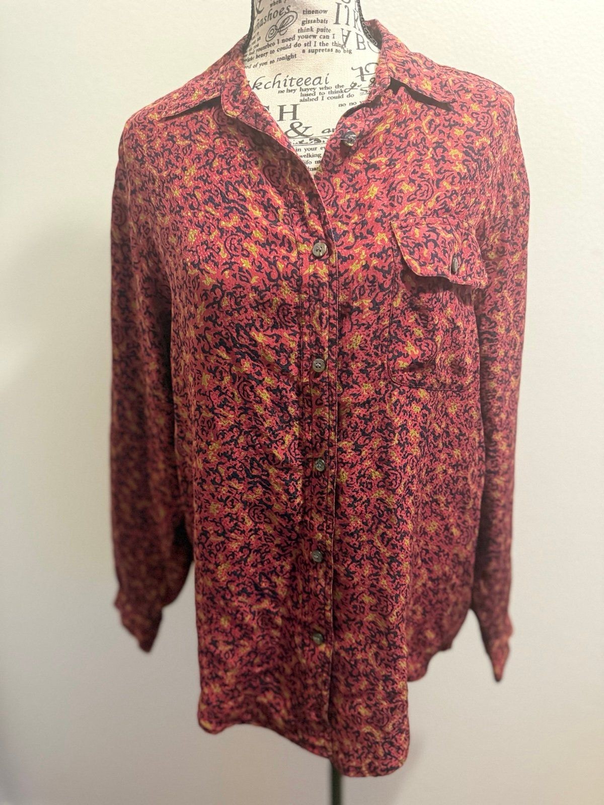 August Silk Red Black Gold Patterned 100% Silk Cottage Core Button-Up Shirt M