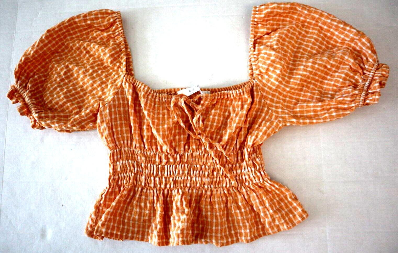 ASTR The Label ALT17038B-003 Women’s Sz S Orange Check Puff Sleeve Smocked Top