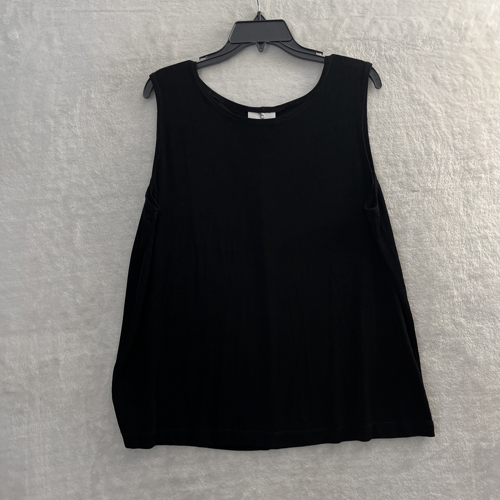 The Travel Collection Woman Blouse Top Black Plus 1X Solid Sleeveless Round Neck
