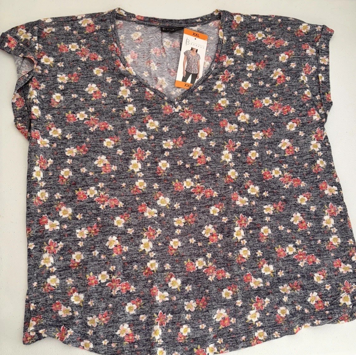 Bobeau Women’s Floral Knit V-Neck Short Sleeve Pullover Top Gray XXL
