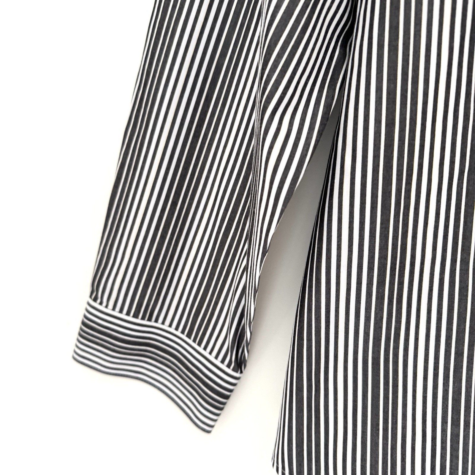 Chico’s No Iron Striped shirt Sz Medium Gray white gold metallic button NWT