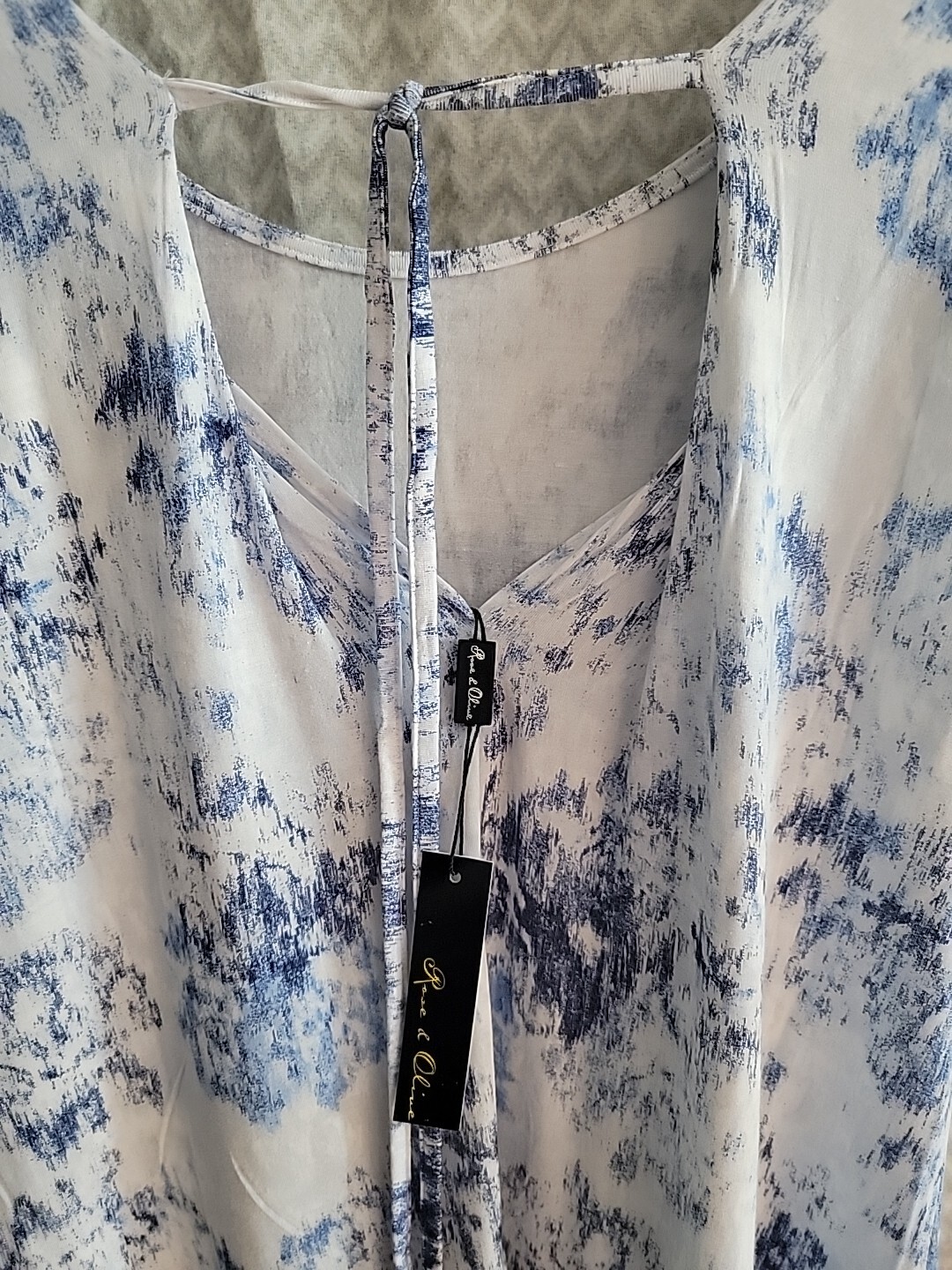 Rose & Olive Keyhole Neckline Tie Dye White & Blue Top Women’s Small Sleeveless