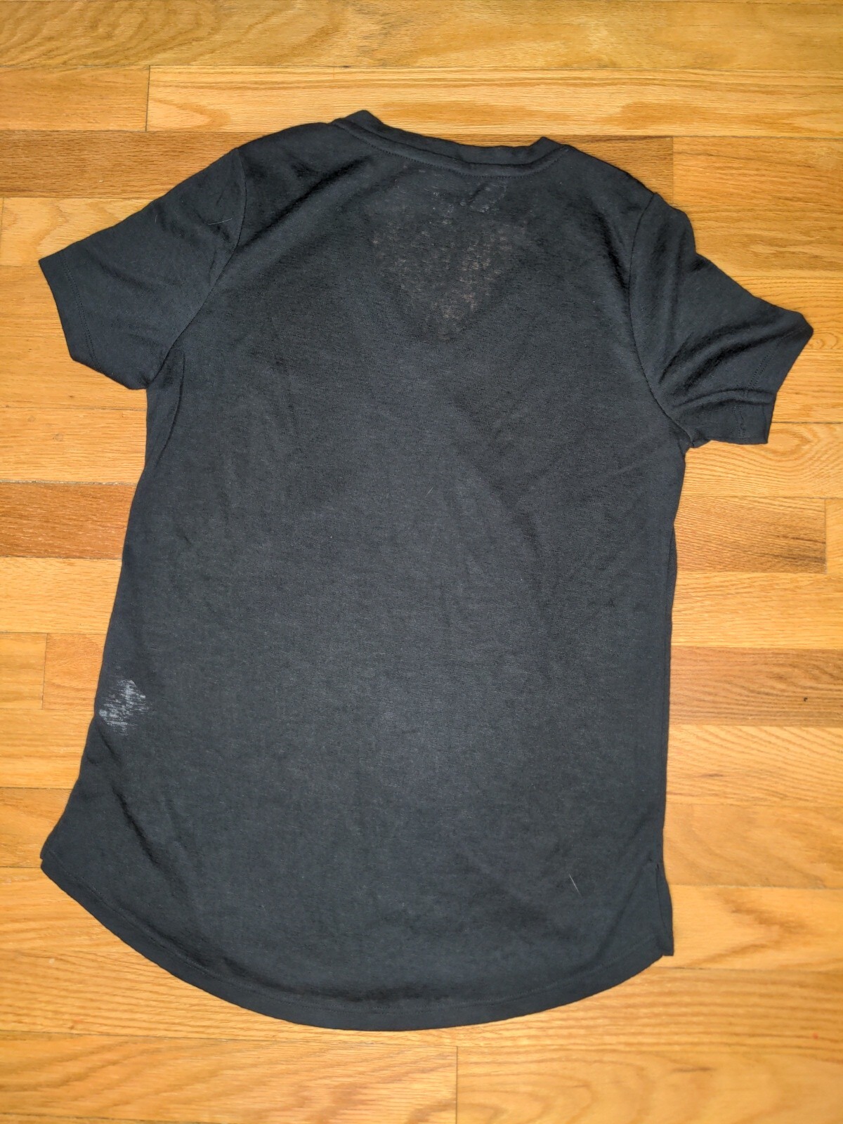GAP Women’s Lightweight Modal Blend V-Neck Scoop Hem T-Shirt