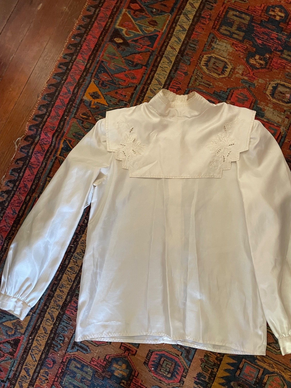 Nilani Vintage Ivory Long Sleeve Floral Cut Lace Bib Collar Women Size 9/10