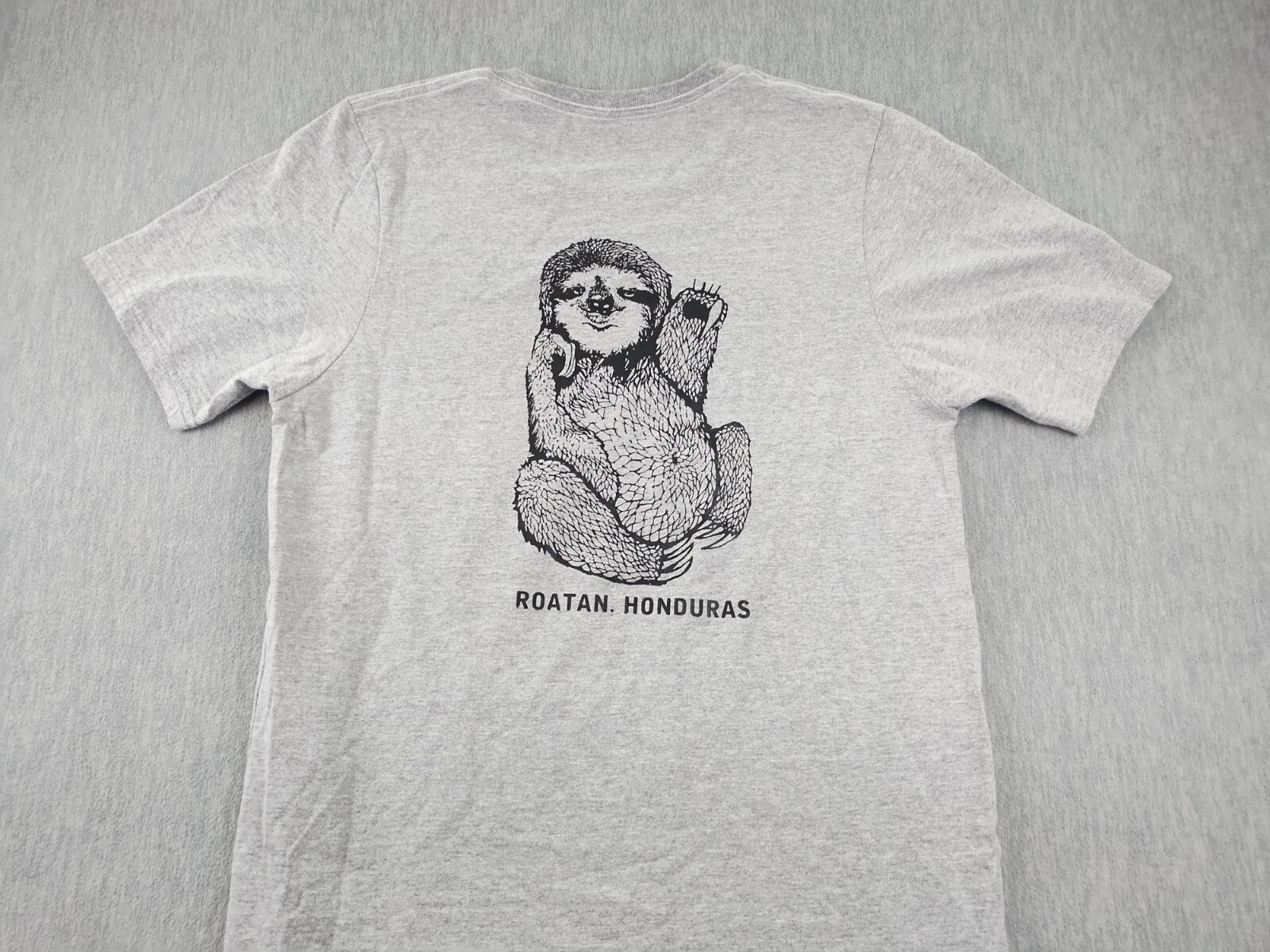 Roatan Honduras T Shirt Womens Medium Gray Sloth Beach Island Travel