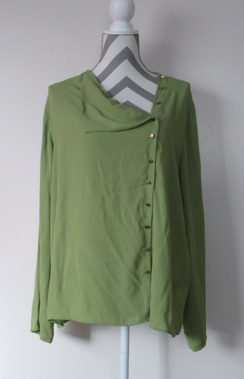 NWOT Floryday 2299 Women’s Blouse Top Button Down Long Sleeve Kiwi Color Sz 2XL