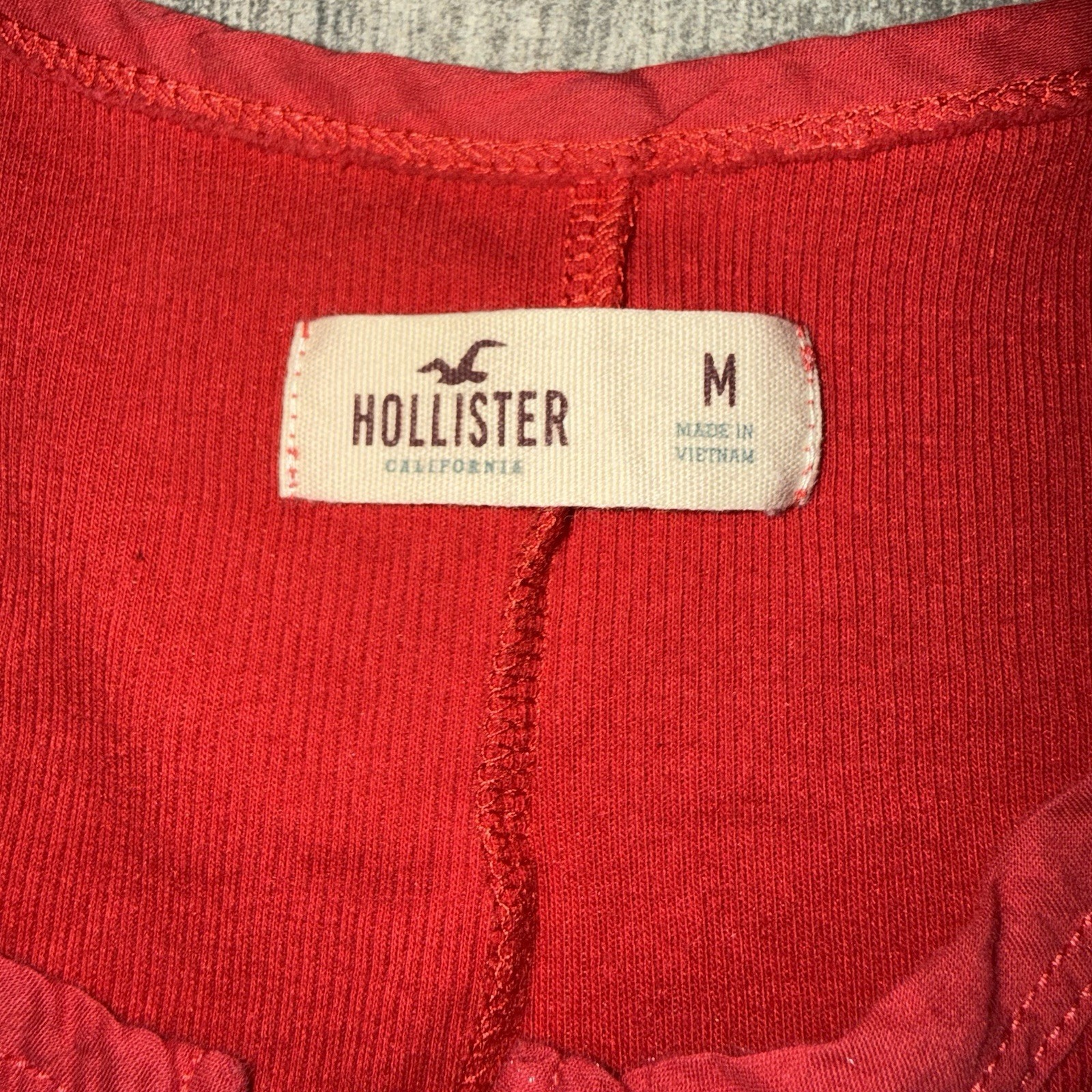 Hollister Henley Top Women’s M Red Y2K V-Neck Fitted Long Sleeves Retro