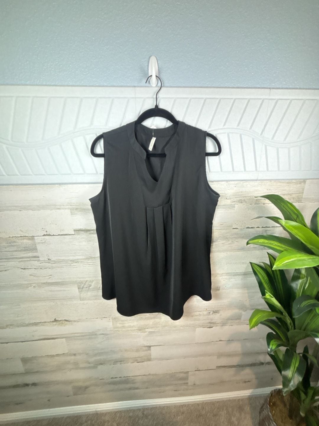 Black Sleeveless V-Neck Pleated Blouse