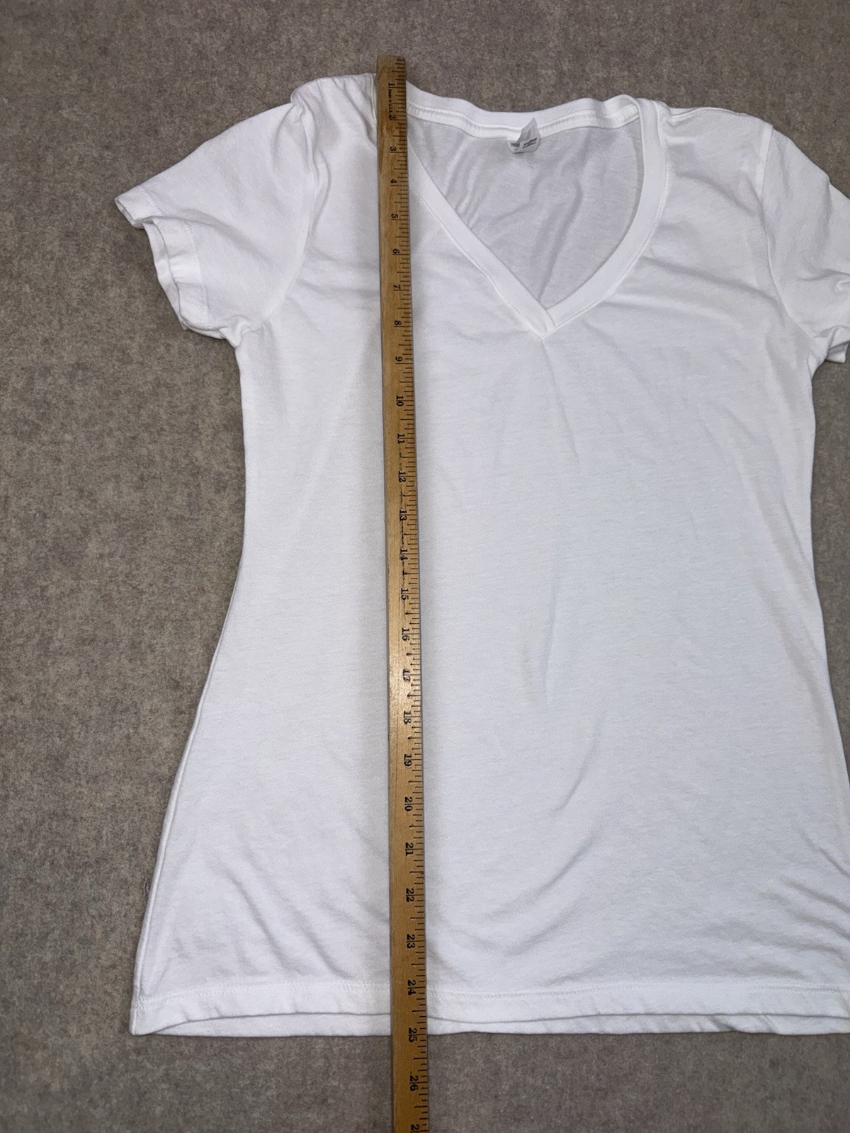 Next Level Ideal T Women’s Size Lg Slim Fit White Vneck NWOT