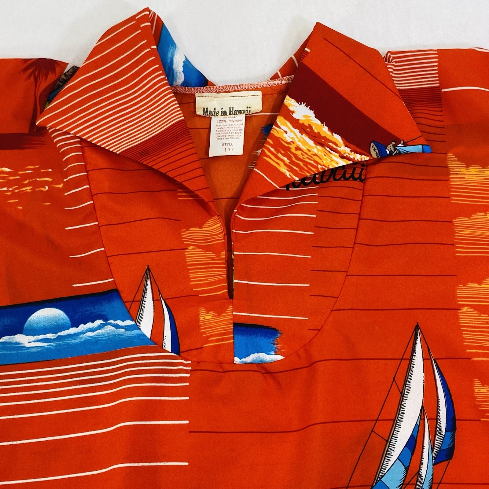 Vintage Made in Hawaii Poncho Circle Top Red Aloha Diamond Head One Size 1970s