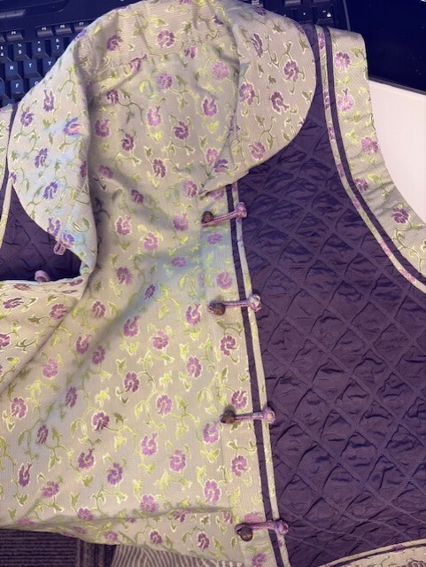Rising Phoenix Med VTG Women’s Reversible Quilted Silk Blend Vest Asian Style