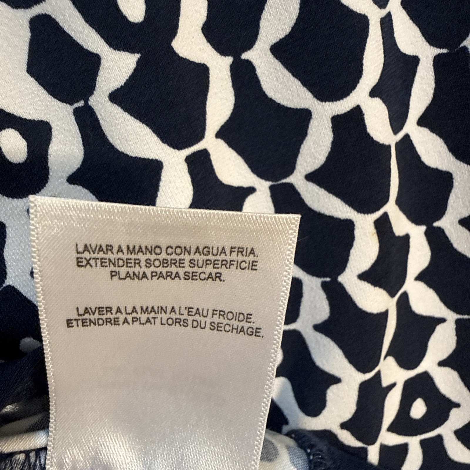 Alfred Dunner Blue & White Beaded Accent Blouse Size M Cruise