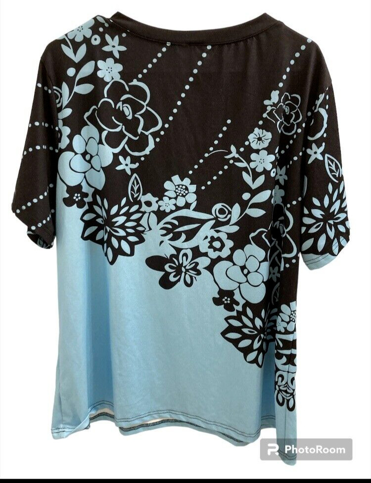 Womens Tunic Top Sz 2XL Short Sleeves V Neck Poly Spandex Blend Blue Flowers