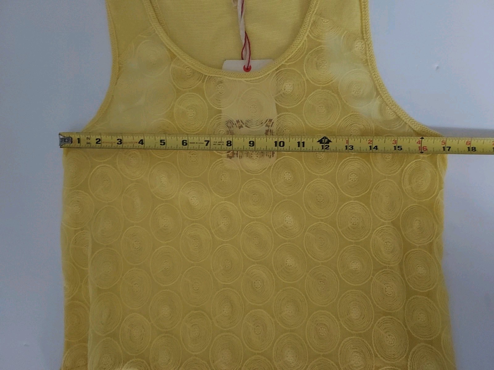 Chelsea & Violet Yellow Sleeveless Sheer Top Woman’s Large – Cotton/poly NEW