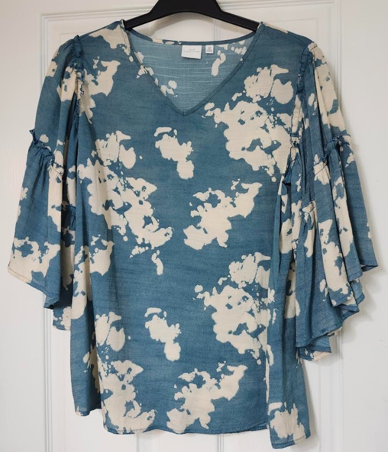 New Direction M Flowy Romantic Tie-Dyed Watercolor Top w. Ruffle Bell Sleeves