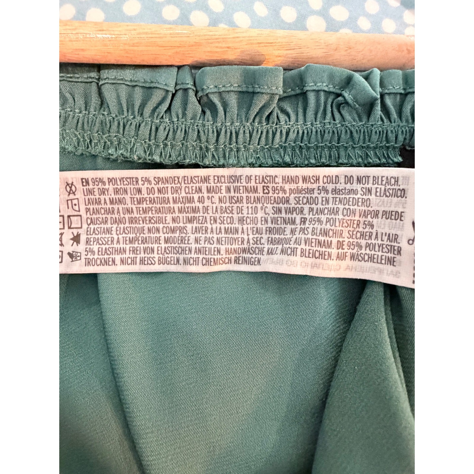 Forever 21 Emerald Green Satin Crop Top Pleated Tie Front Long Sleeve Blouse M