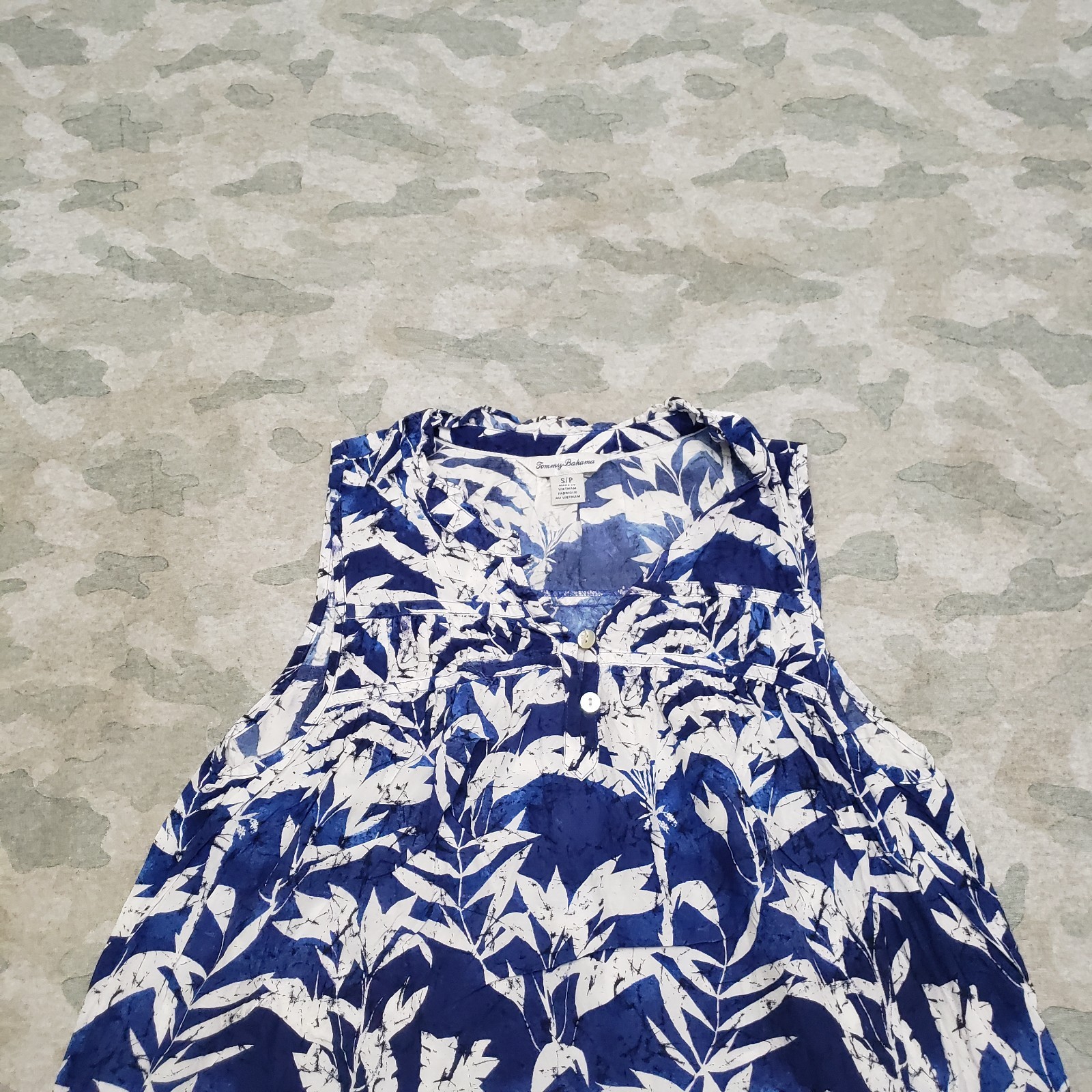 Tommy Bahama Top Tunic Womens Small Blue Sleeveless Leaves Hawaiian Beach