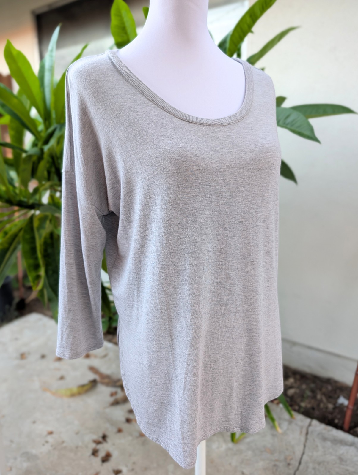 Babaton Aritzia heather gray scoop neck dolman 3/4 sleeve top VGUC small