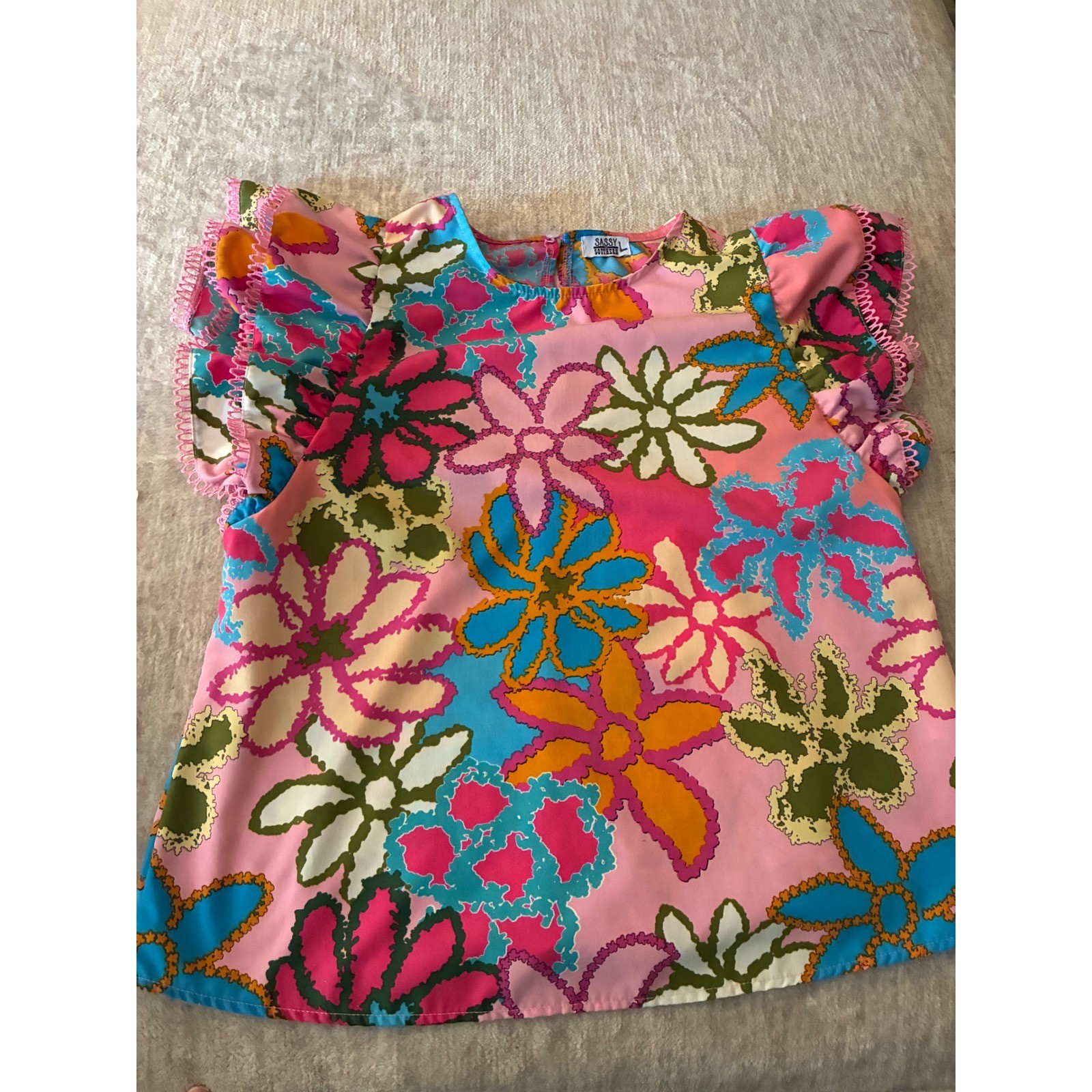 Sassy and Southern Pink Floral Flutter Sleeve Blouse Crochet Trim Size Large