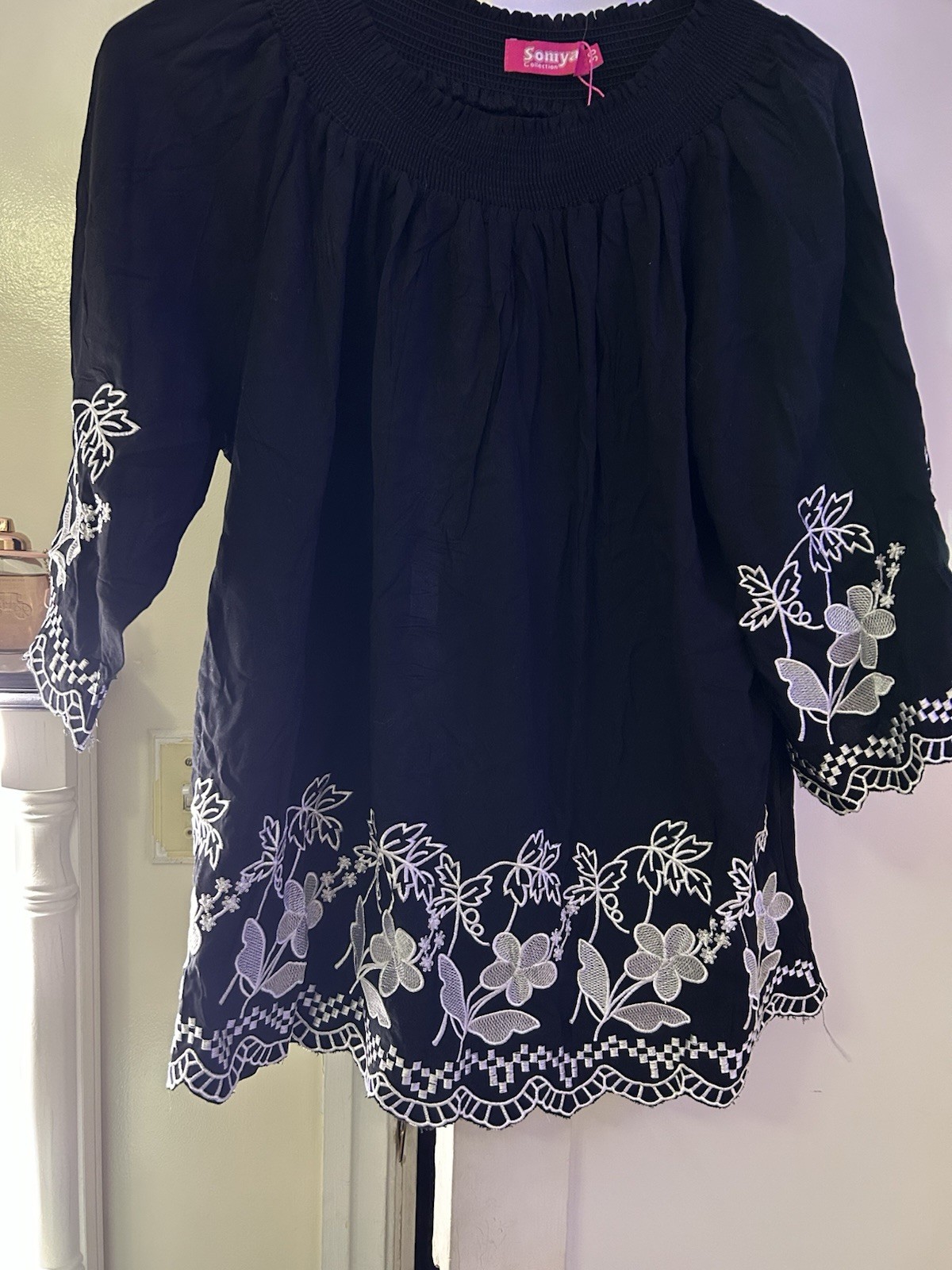Somya collection Embroidered women Small 36 Flared Sleeve Blouse