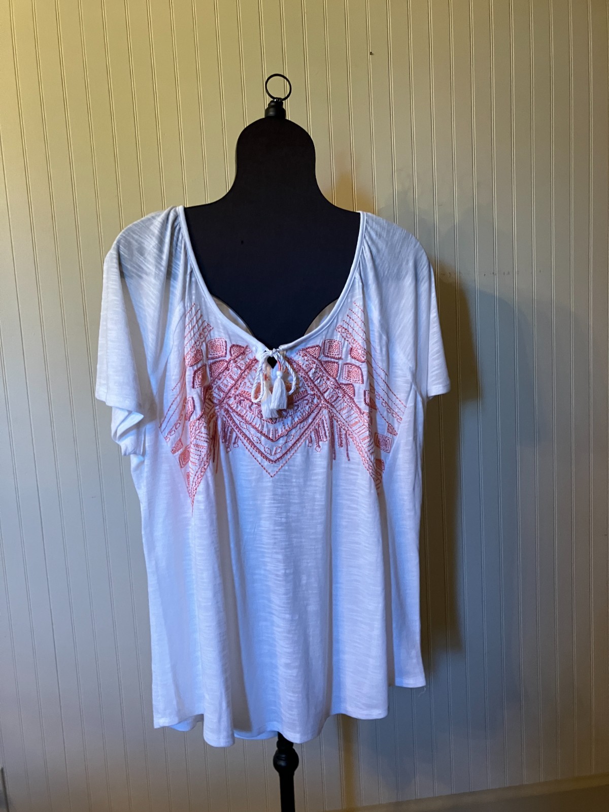 Maurices~3~White~Coral Embroidery/Beads~Tassel~Gypsy/Peasant/BOHO~Knit Tunic Top