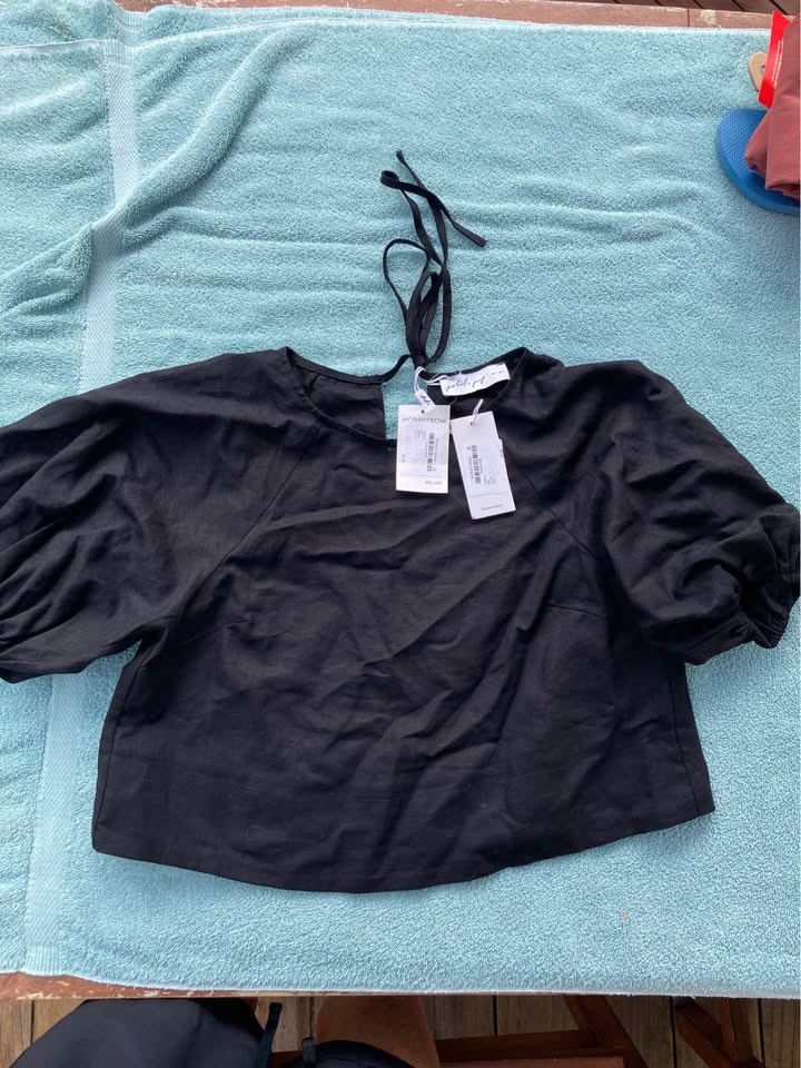 Petal and pup new w tags black crop top