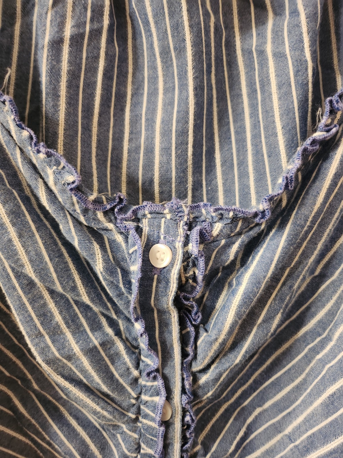 Womens Faded Glory Denium Country Style Blue&White Ruffled Pinstripe Top