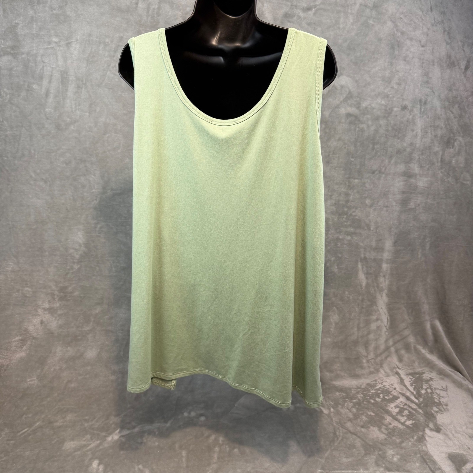 Perfectly Priscilla Womens 2X Sage Green Button Front Tank Top