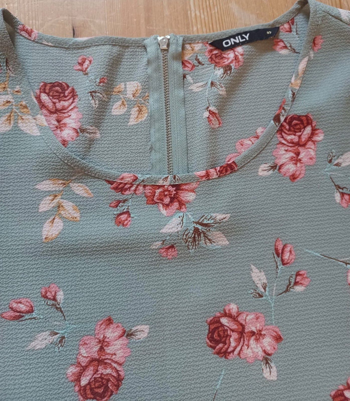 Only Ladies Floral Print Short Sleeve Top Blouse – Size EU40
