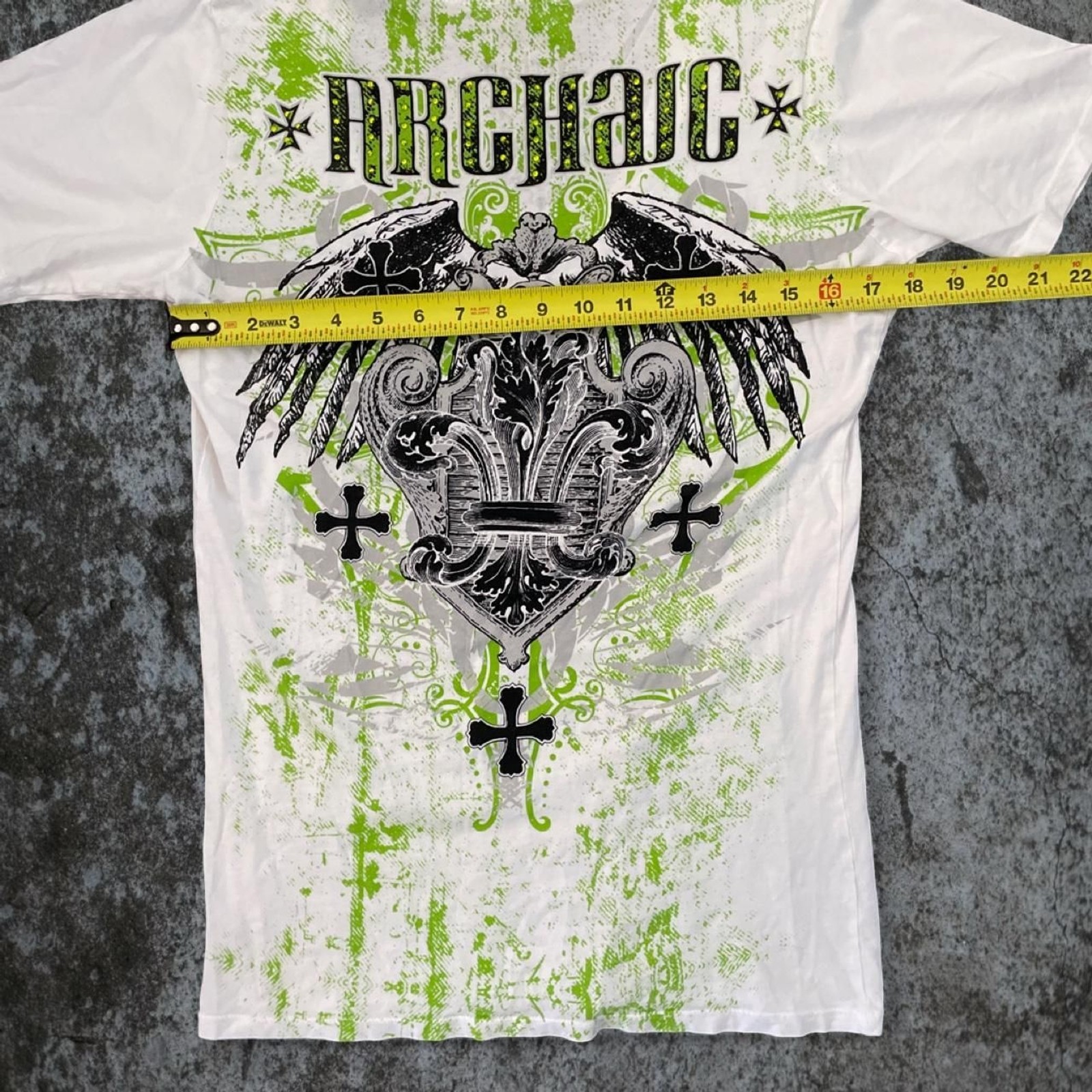Archaic by Affliction Rhinestone Graphic Cross & Wings T-Shirt Women’s Large Y2K
