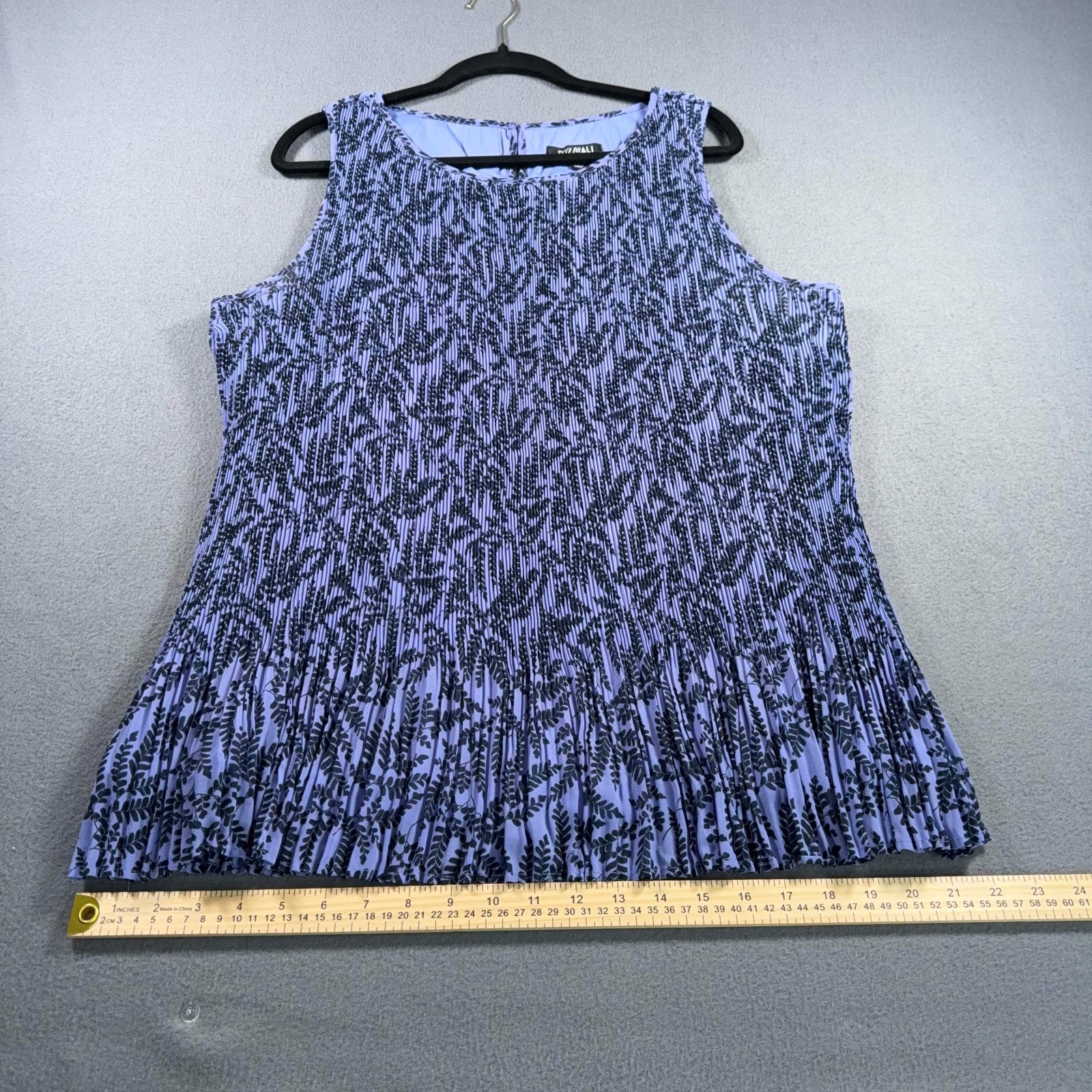 Roz & Ali Womens 2X Pleated Swing Blouse Purple Black Floral Sleeveless Top