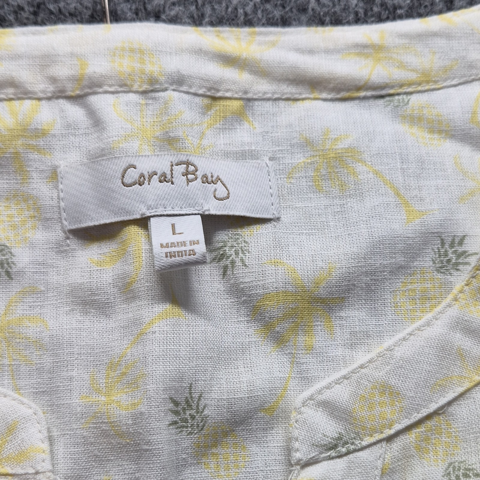 Coral Bay Women’s L White Tropical Pineapple V-Neck Button 3/4 Sleeve Blouse