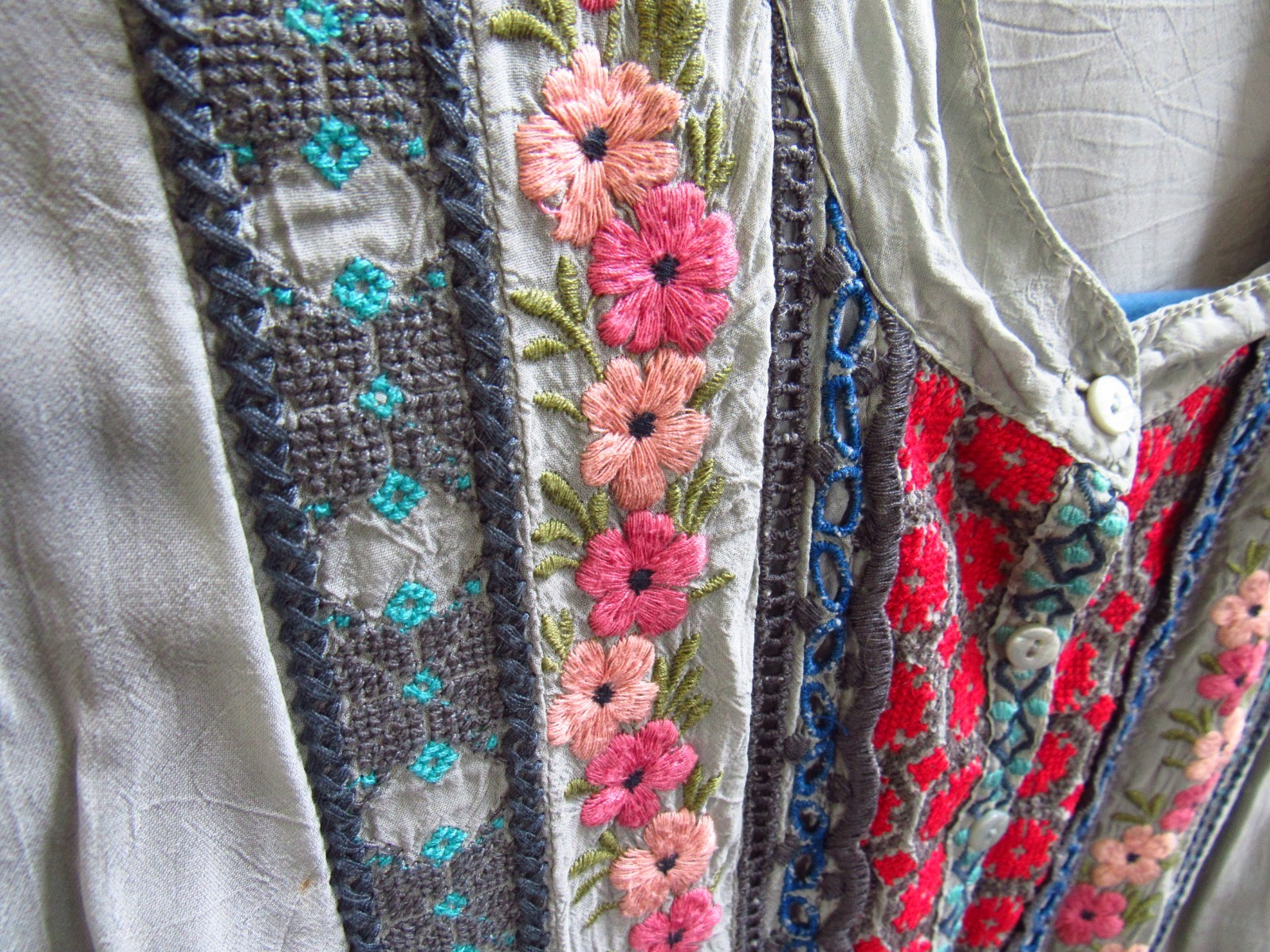 Johnny Was Kabuki Tunic Top M Embroidered Rayon Blouse Sea Green Long-Sleeve EUC