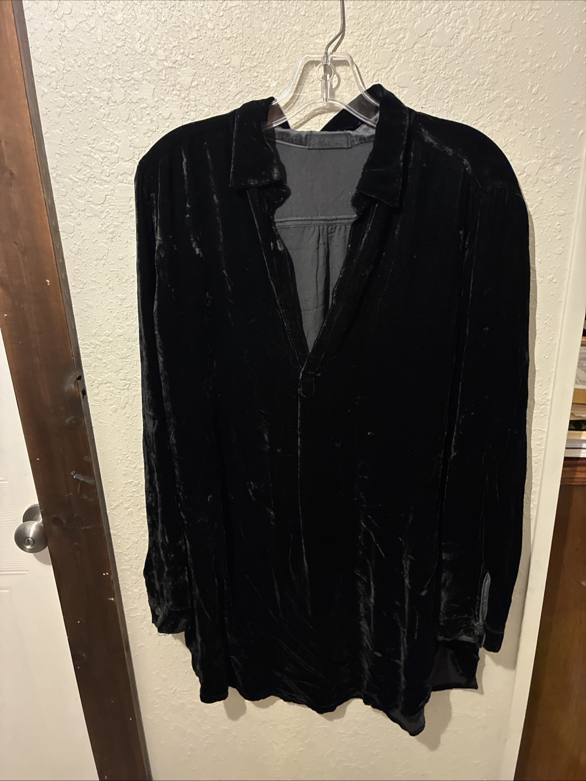 Vtg CP Shades Blouse Vintage Rayon/silk Velour Pull Over Front Size S Black