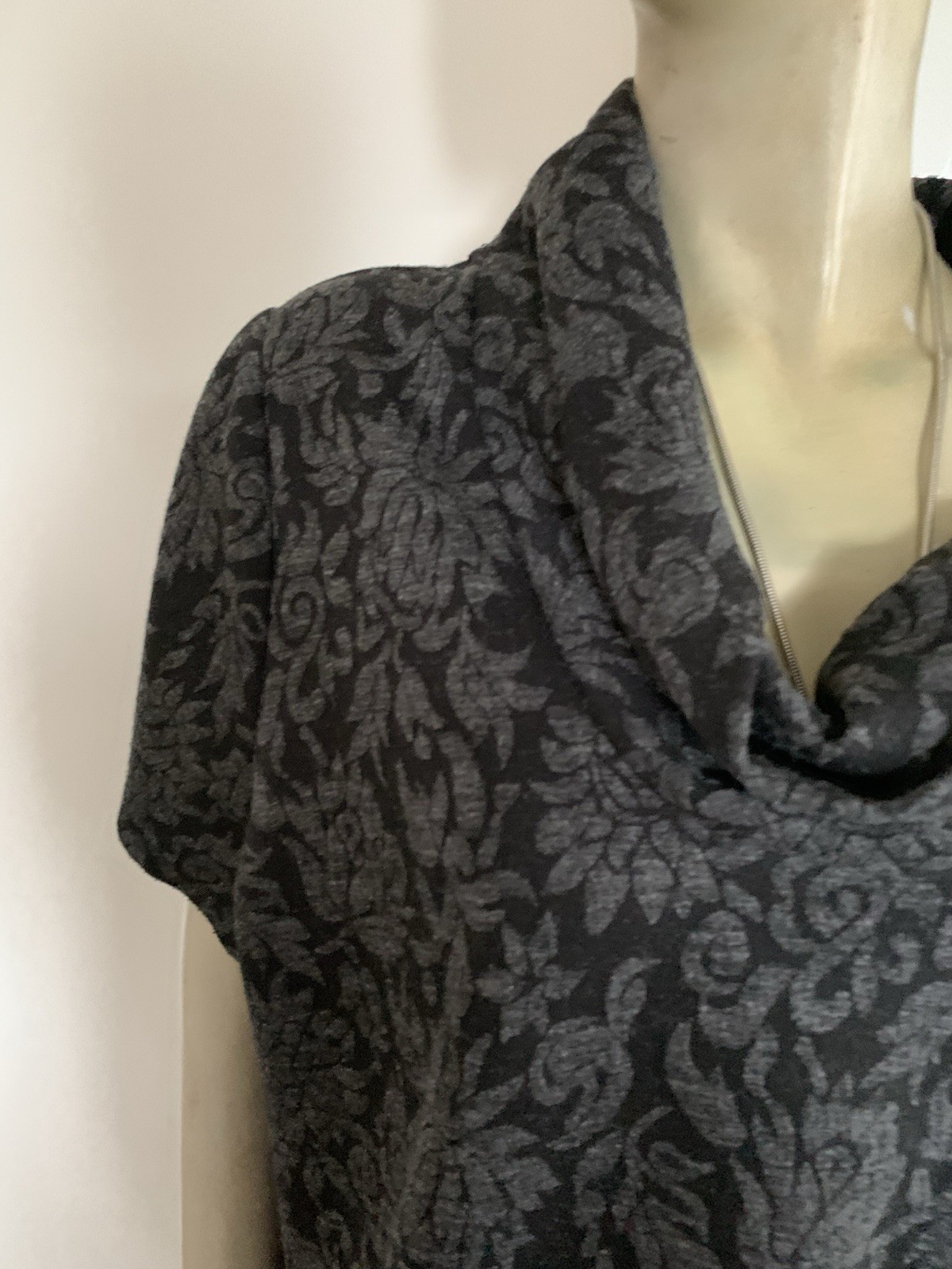 VIRTUELLE by TS Taking Shape Top / Overtopper Sz 18 M As New 5 Items = Free Post