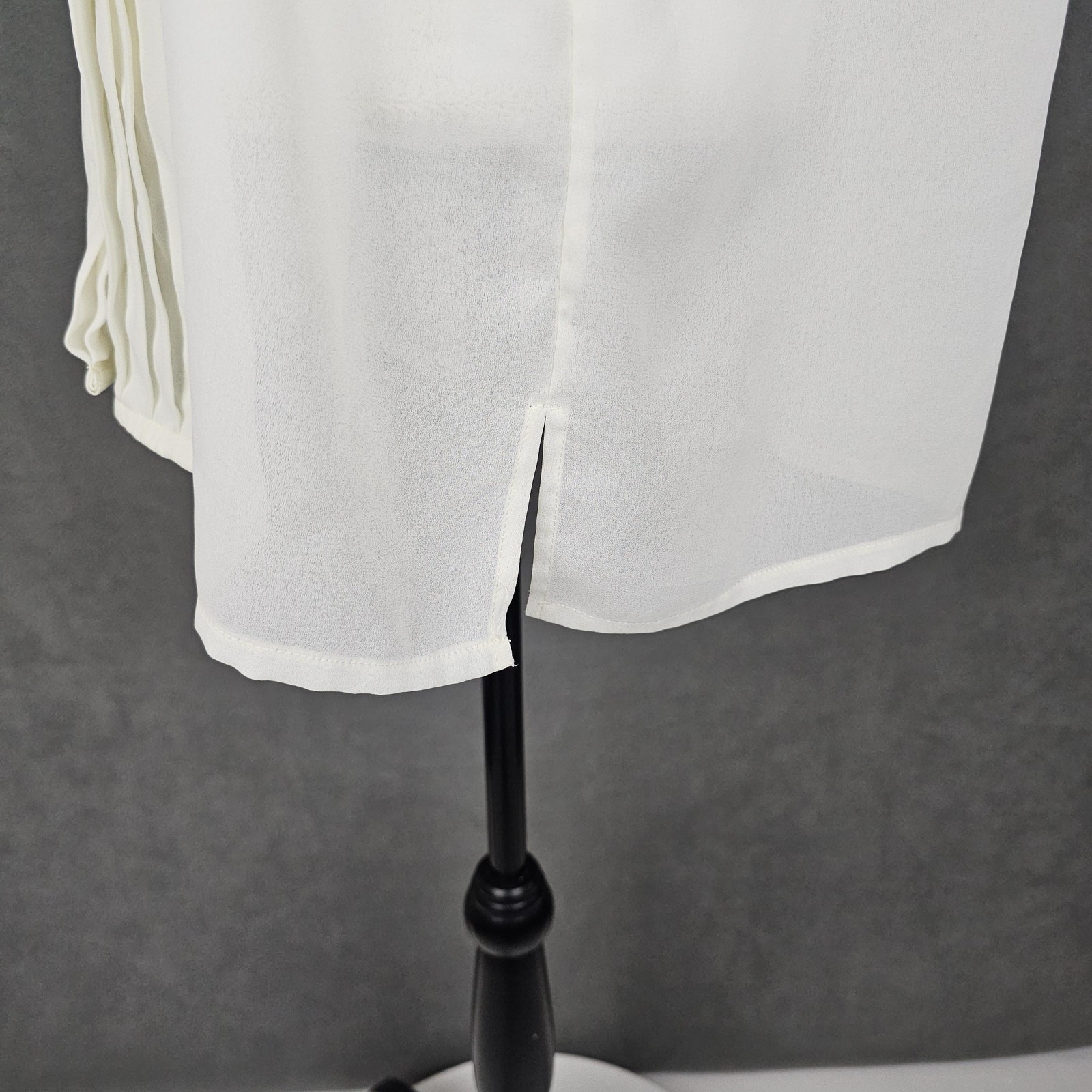 Vintage M.J. Fashions Blouse Womens 40 White Pleated Embroidered Sheer Chiffon