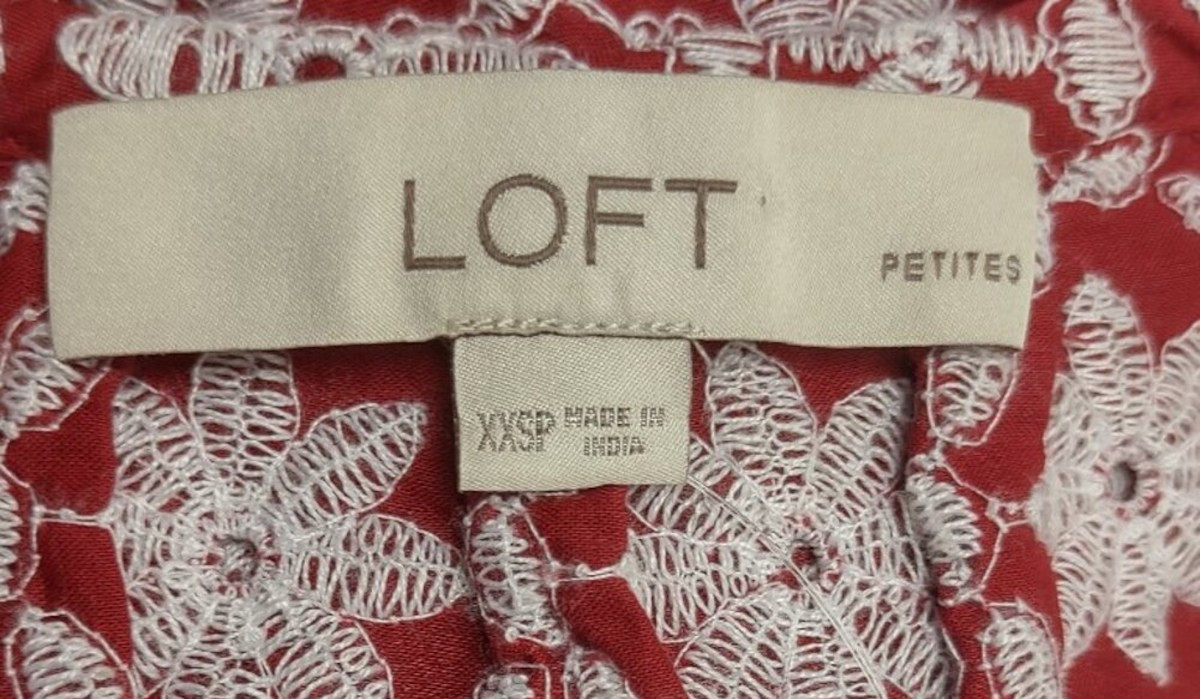 LOFT Womens Scalloped Sleeve Slit Neck Top Red Floral Embroidered XXS Petite