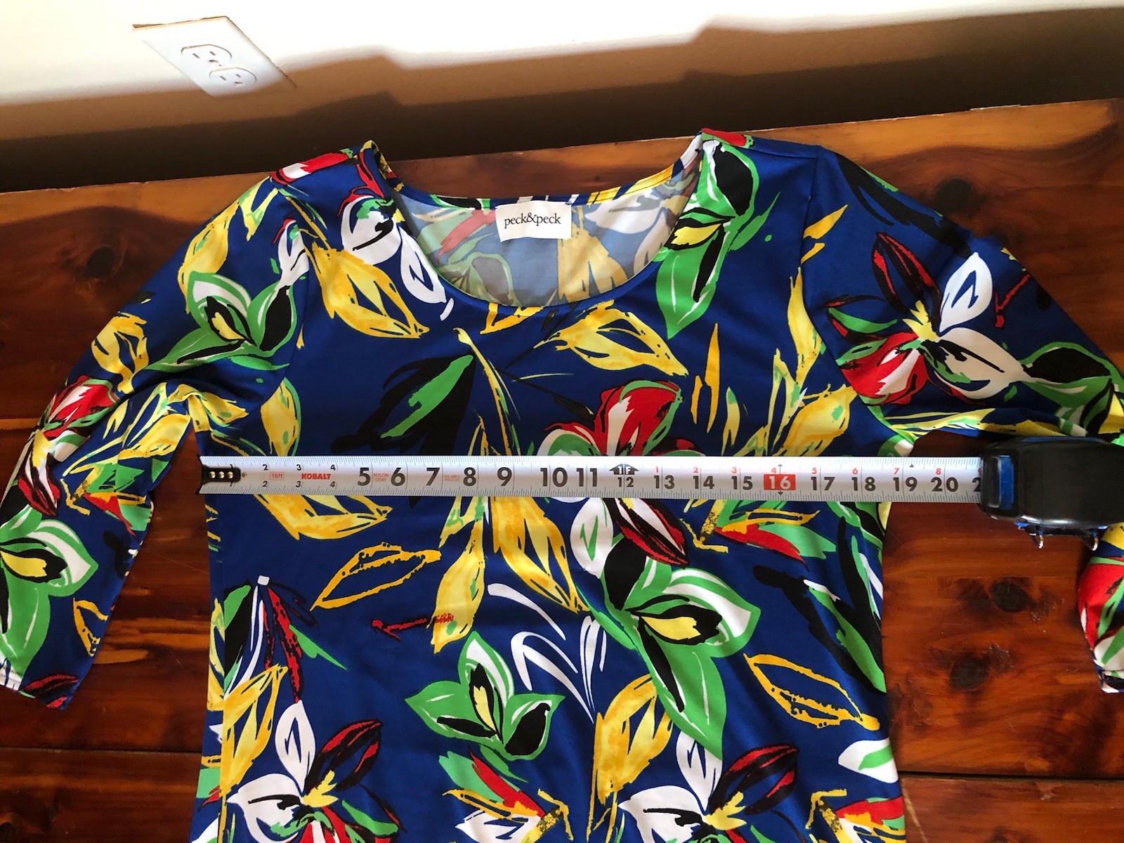 Easy Care Shark Bite Hem Tunic Top Sz Medium Blue Tropical Print Popover Blouse