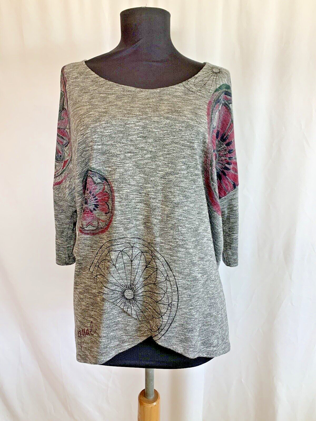 Desigual Gray Modern Flower Knit Top – Size Large