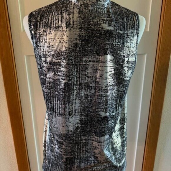 ESPRESSO LA Metallic Sleeveless Stand-Up Collar Tunic Top Black and Silver Sz L