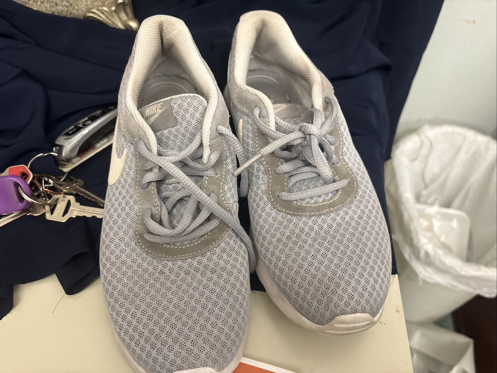 Unisex Grey Nikes Shoes US size 6.5