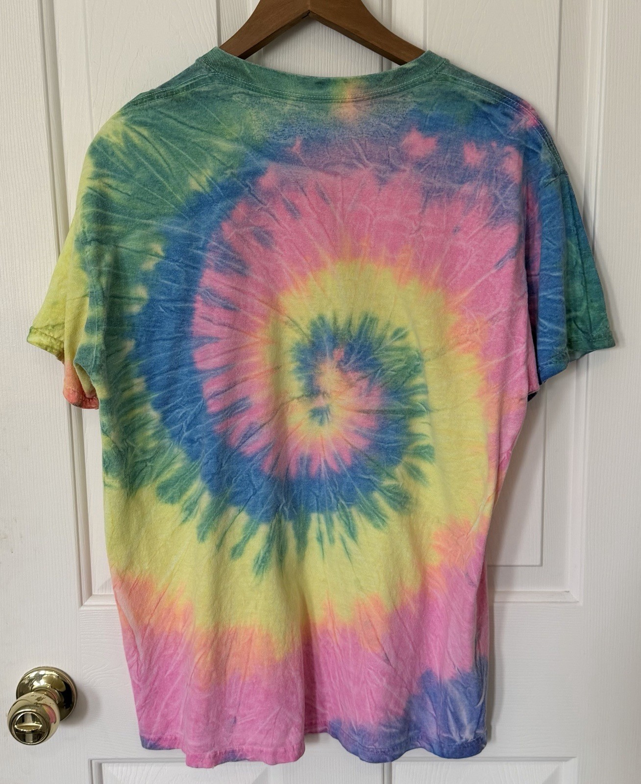 Woman’s Tie Dyed T-shirt – Large