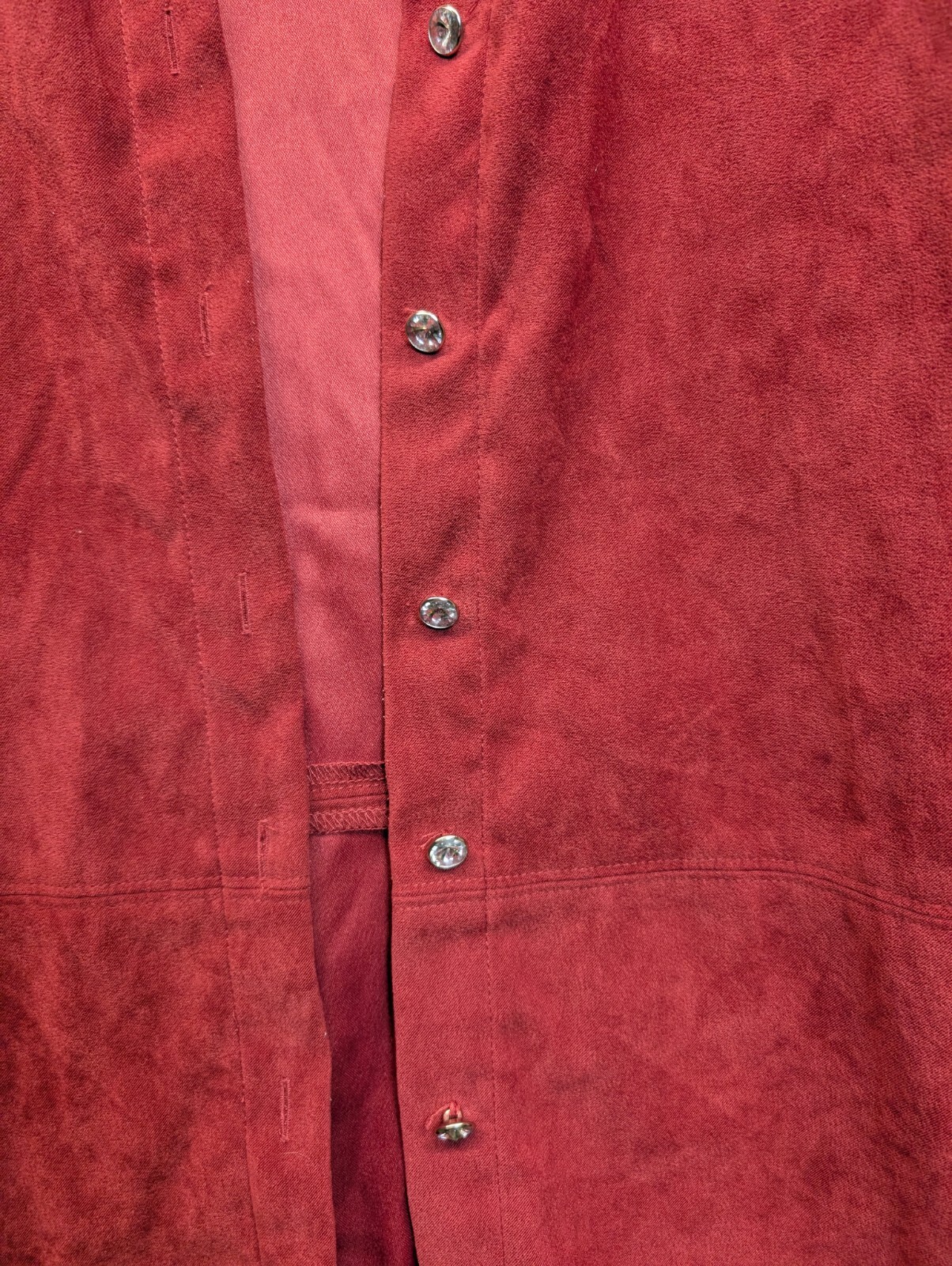 Cascade Blues. Red Rust, long sleeve, crystal button up front top. size L