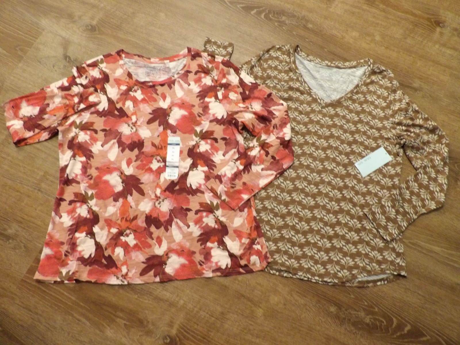 Blue Sol Womens Lot of 2 Cotton Modal Mineral Wash Luxey Floral LS Tee Tops NWT