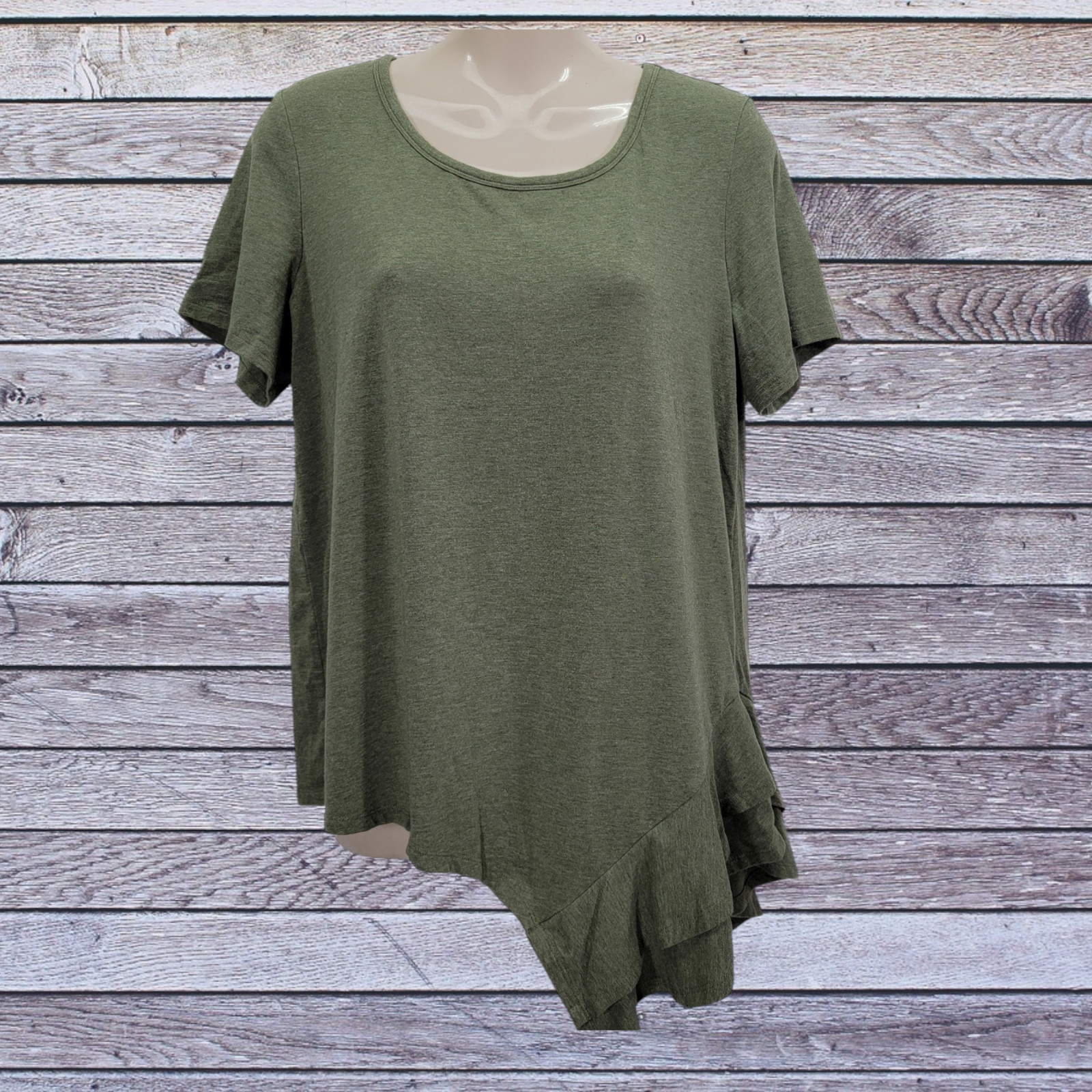 Any Body Women’s Shirt Green Medium Asymmetrical Hem Short Sleeve Tshirt