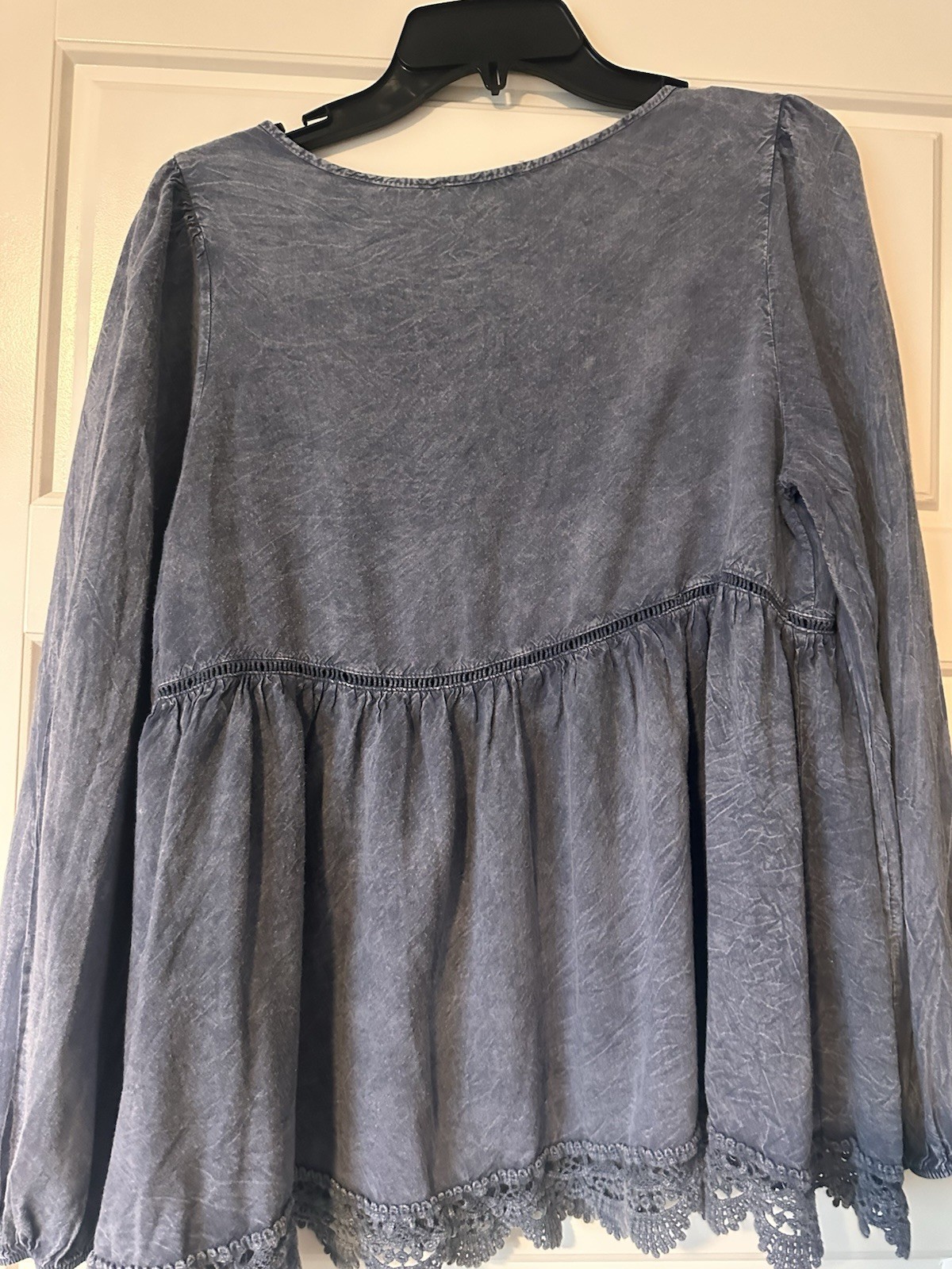 Altar’d State Blue Solid V-Neck Long Sleeve Peplum Blouse Woven Lace Hem S