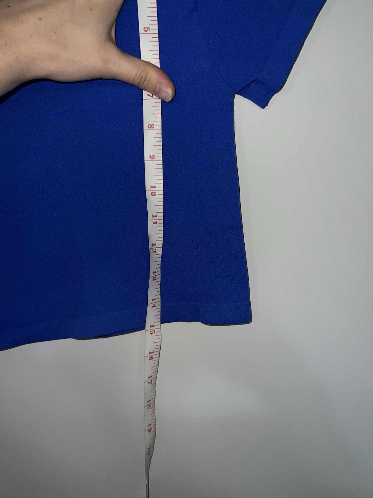 Royal Blue cropped ribbed shirt with a hole accent in front Aura S/M #4011